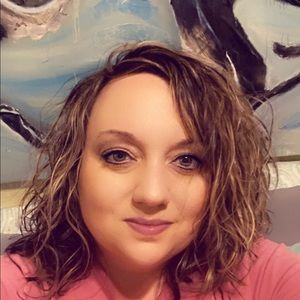 Meet your Posher, Stefanie